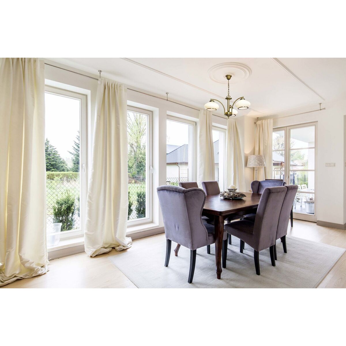 V8HC0D6AE052D3494334A23F2581ADDE82FR6425093P7