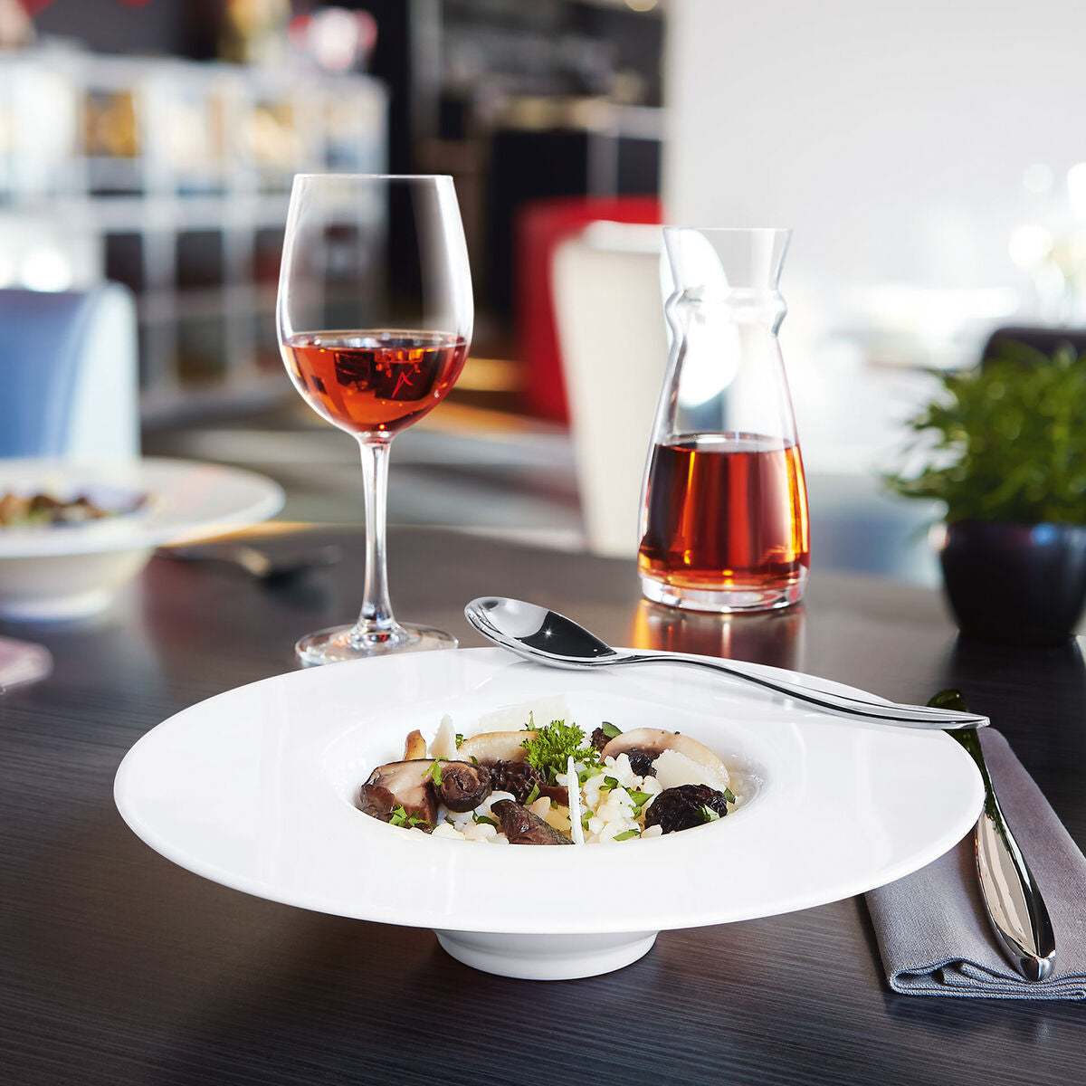 V6HC0CEE231BE84FF1384607F61B43C68EER3305967P2