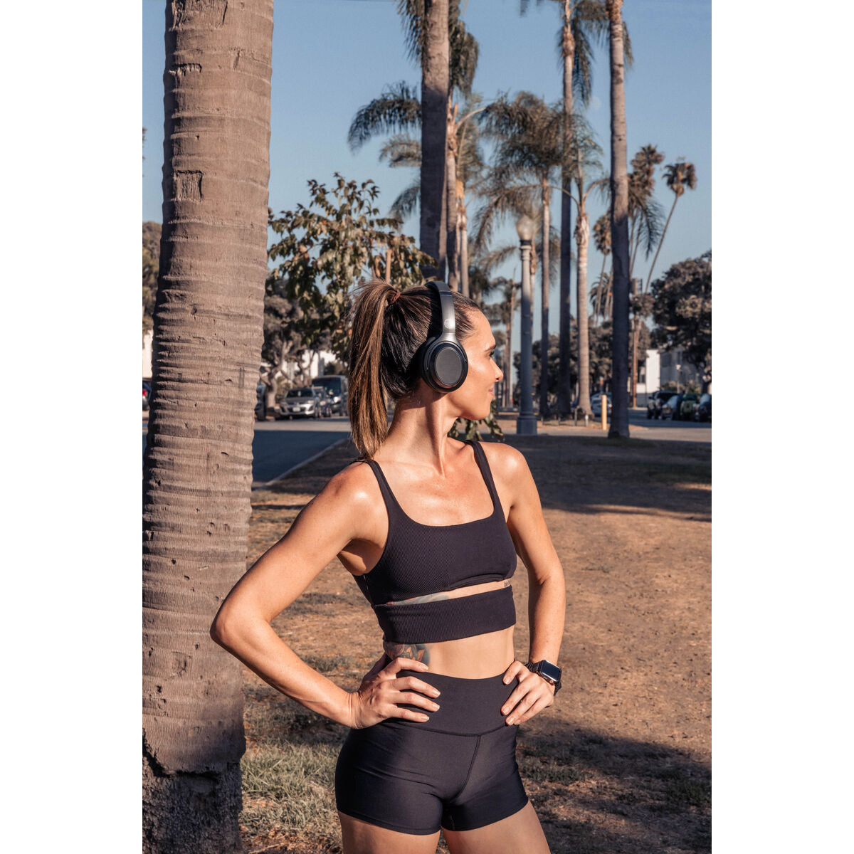 V8H9FF76FACFE851BB3D06B2B6515F57373R6407649P2