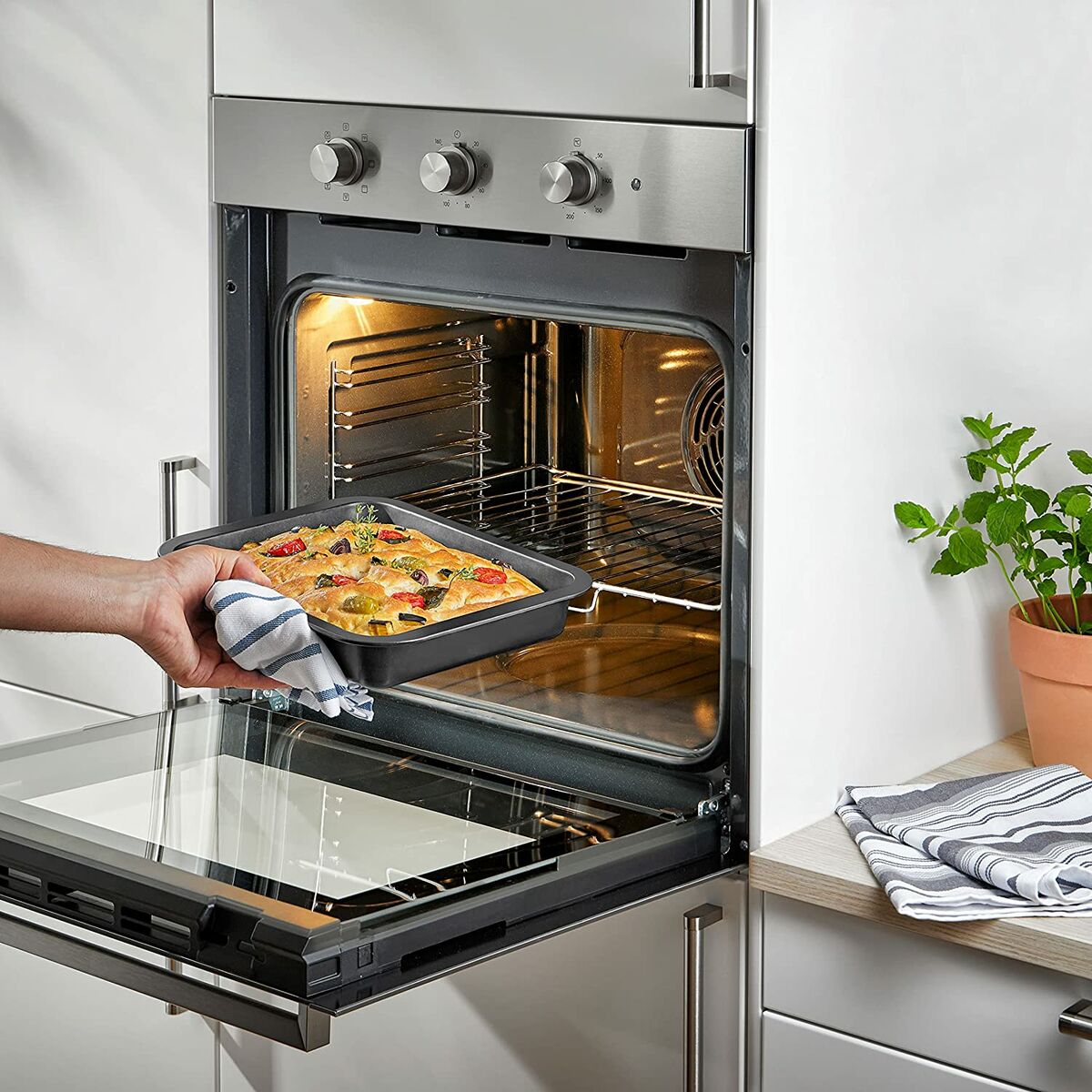 V3HE4C5A4E02221BC4DAF8FE168D5E949C2R5647000P8